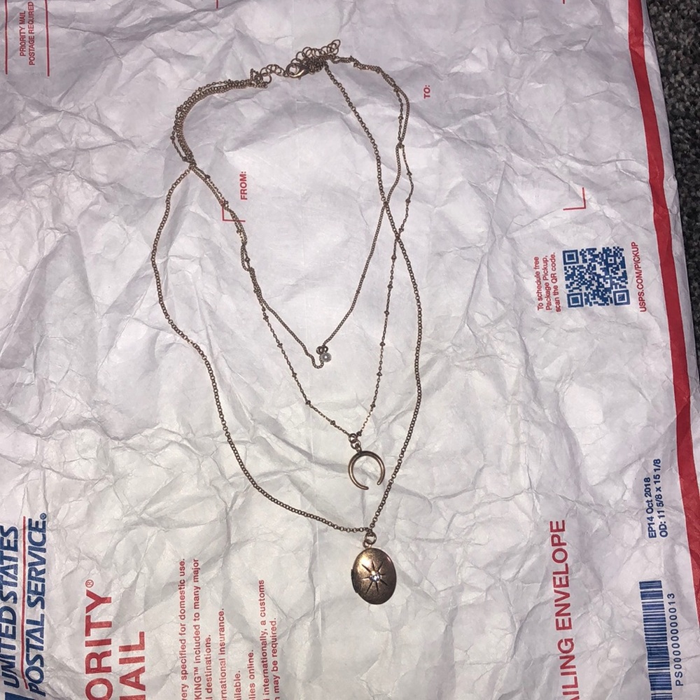 american eagle necklace